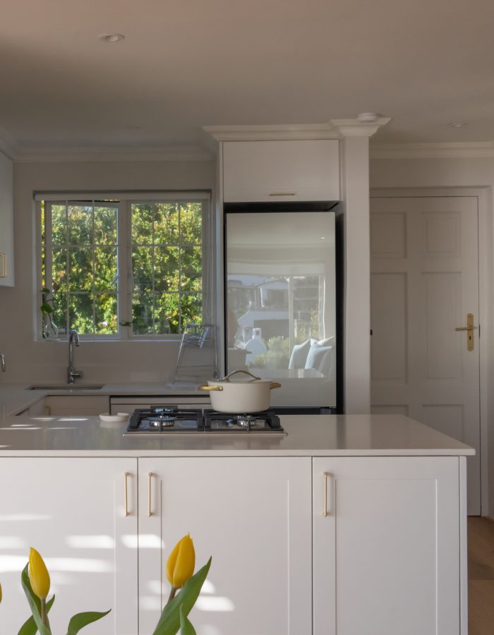 bliss-seaside-apartment-kitchen